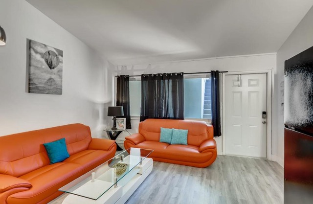 Coral Sands 1br/1ba Close 2 Beach!