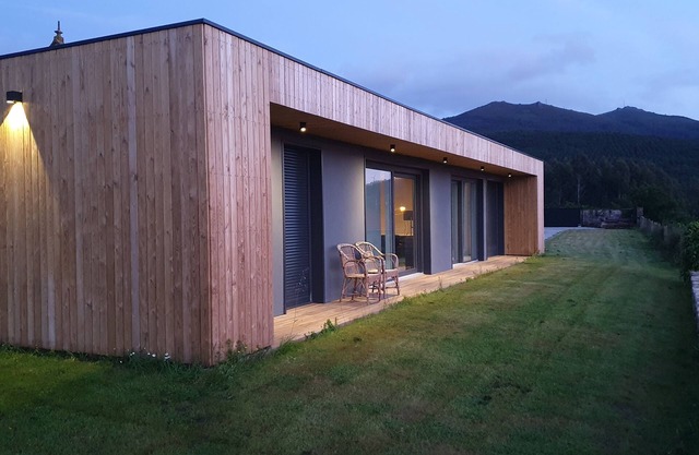 Corbelo, casa moderna y funcional entre el mar y la montaña. Ideal para familias