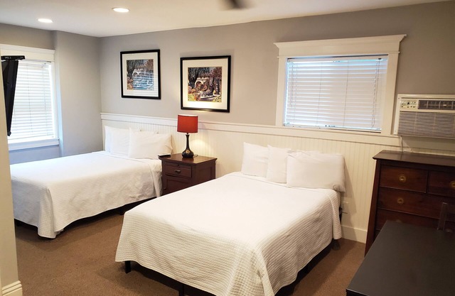 Coronado Island Inn