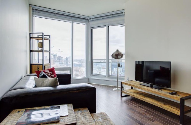 Corporate Stays | Le V | Modern Studio