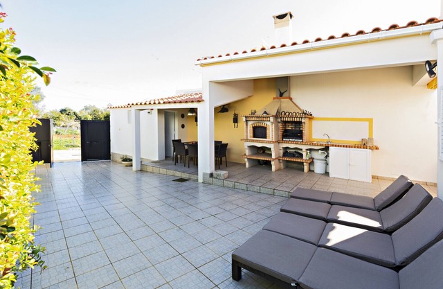 Acogedor, con patio trasero y zona de barbacoa