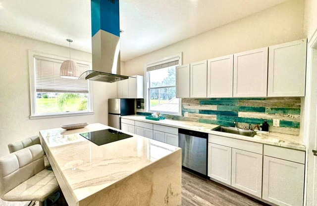 Costa Lake Condo