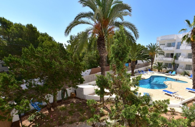 Costama15: amplio apartamento circa del mar con piscina