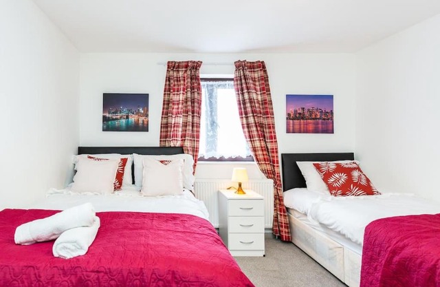 Cosy And Elegant LivingI Sleeps 5 Dagenham I Super Fast WiFi Free parking