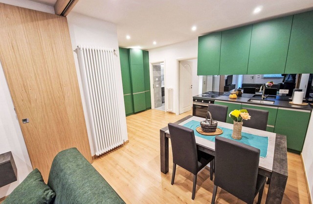 Bonito apartamento para 4 personas con WIFI, TV, patio, mascotas permitida y aparcamiento