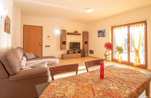 Hermoso apartamento para 6 personas con WIFI, A/C, TV, terraza, mascotas permitida y aparcamiento