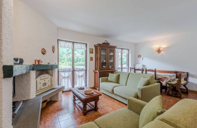 Bonito apartamento para 6 personas con TV, balcón, mascotas permitida y aparcamiento