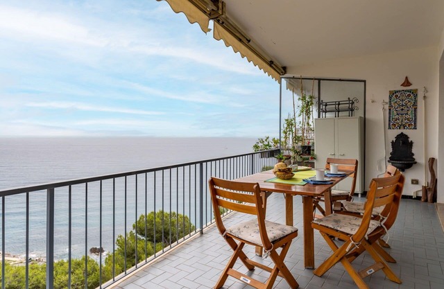 Bonito apartamento para 6 personas con WIFI, TV, terraza y aparcamiento