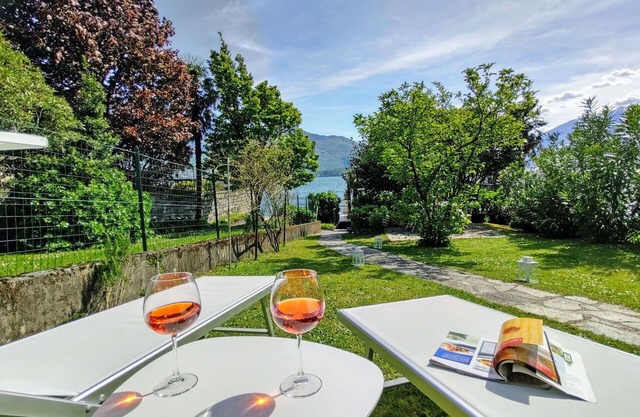 Hermoso apartamento para 4 personas con WIFI, TV, patio, mascotas permitida y aparcamiento