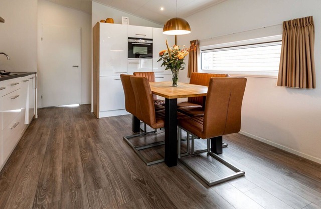 Bonito apartamento en villa para 6 personas con WIFI, piscina, A/C, TV, terraza y aparcamiento