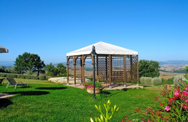 Apartamento en villa con WIFI, piscina, A/C, TV, terraza, vista panorámica, cerca de San Gimignano