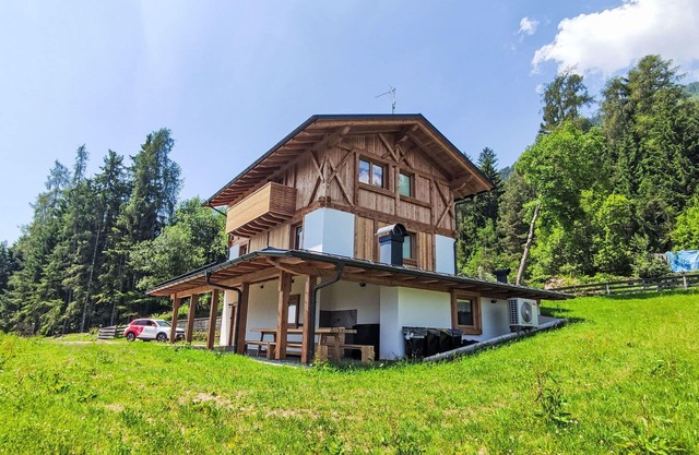 Acogedor apartamento en villa para 8 personas con WIFI, TV, patio, vista panorámica y aparcamiento