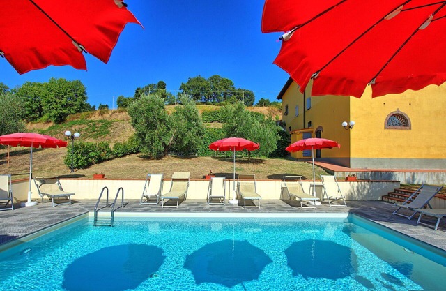 Apartamento en villa con WIFI, A/C, piscina, TV, mascotas permitida, vista panorámica, aparcamiento