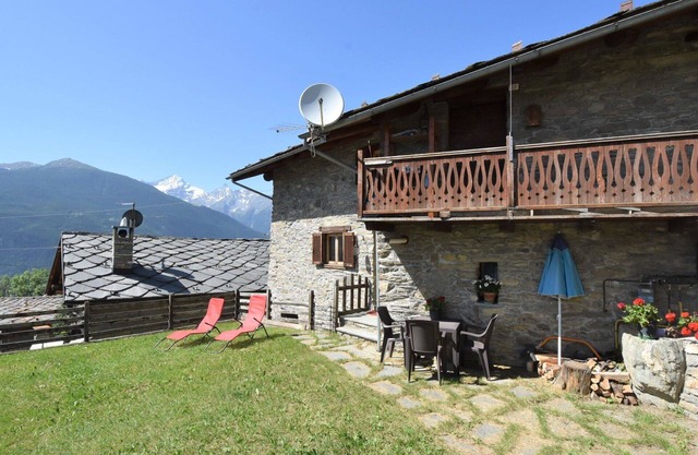 Bonito apartamento para 5 personas con TV, mascotas permitida y aparcamiento, cerca de Aosta