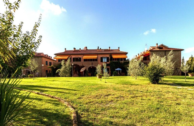 Apartamento con WIFI, A/C, piscina, TV, terraza, vista panorámica, cerca de San Gimignano