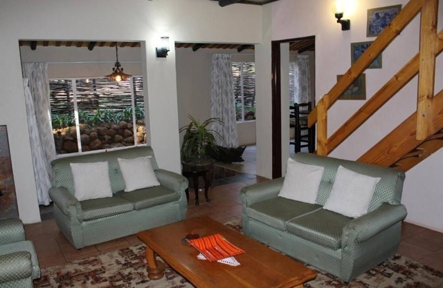 Cosy Cottage with Magnificent Lake and Mountain Views