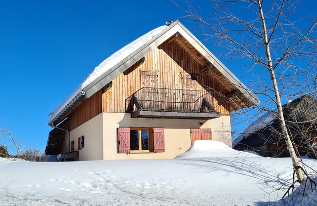 CHALET reciente en el sur de la meseta