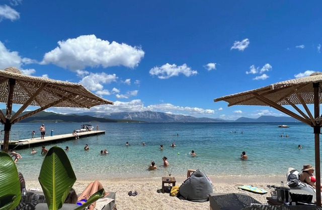 Cosy Nikiana Beach Apartment