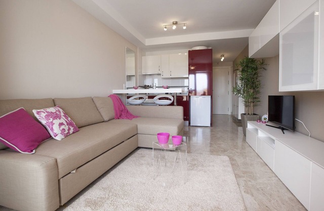 Acogedor estudio: en el centro de la ciudad @ playa y golf