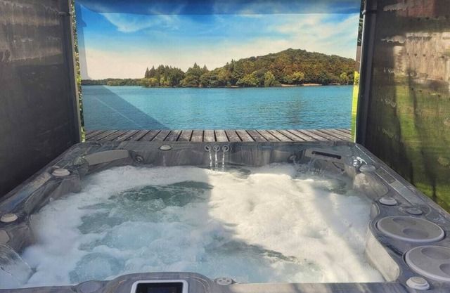 A cosy retreat to relax and feel right at home, whilst exploring Cheshire.
