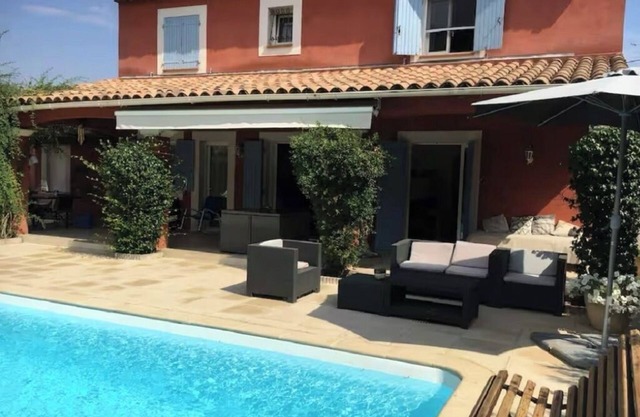 COSY VILLA 5KM FROM CANNES