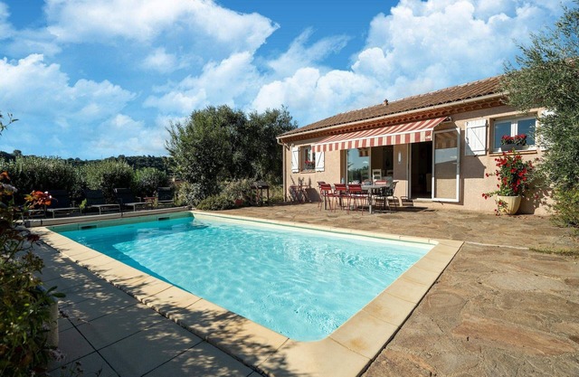 Acogedora villa en Montouliers con piscina privada