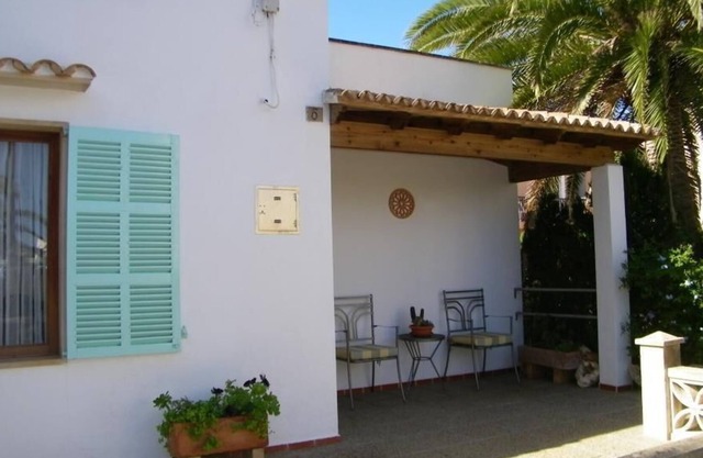 Acogedora casa de pueblo en casas de estilo español, zona tranquila, Internet
