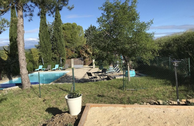 COTTAGES CON PISCINA EN SUR DE ARDECHE