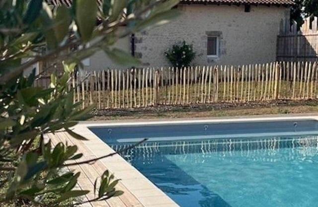 Casa rural para 8 con piscina compartida y wifi en Brantôme