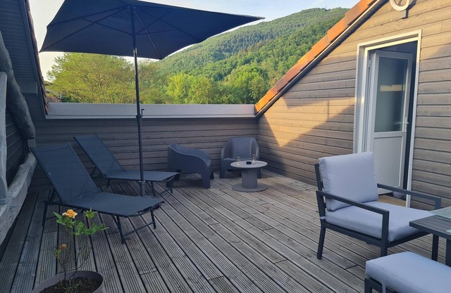 Casita de campo 'Gîte De Pène Blanque' con vistas a la montaña, terraza privada y Wi-Fi