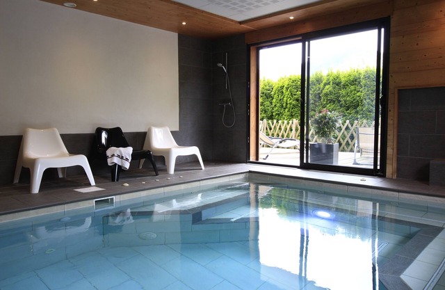 Casa rural en chalet con piscina cubierta jacuzzi sauna hammam