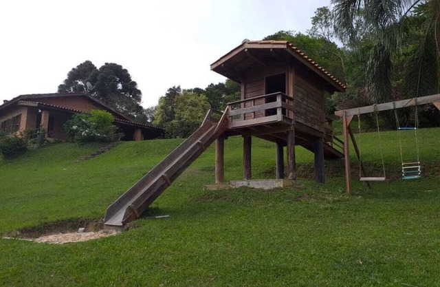 Casa rural en las montañas junto a la presa