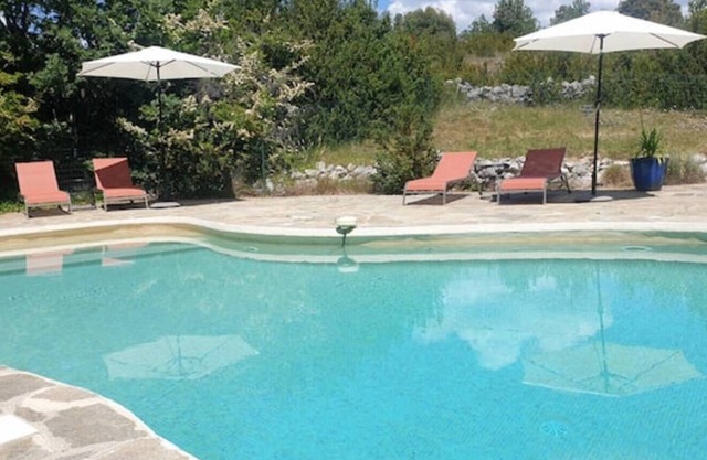 Casita de campo 'La Buisse - Les 2 Gites' con vistas a la montaña, terraza compartida y Wi-Fi