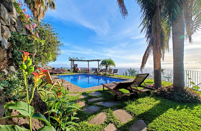 Cottage Levada, rural retreat with ocean view