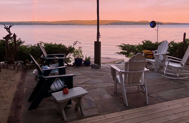Cottage Perfection on Crystal Lake--Make great family memories!