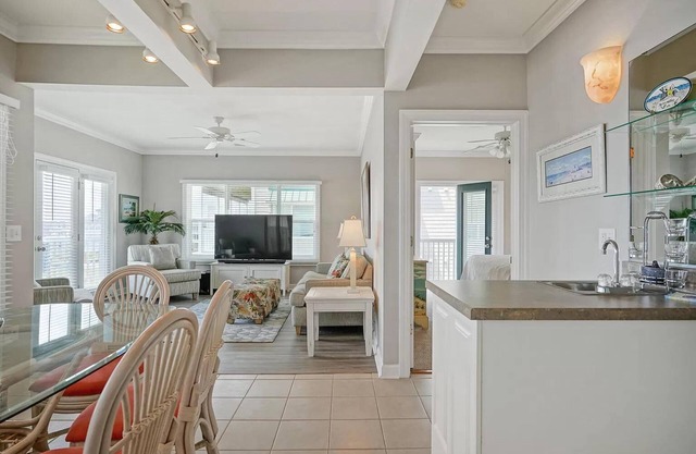 CottageVacations4u "7 Day Weekend" 200 YDS to beach-pool club-tennis-pickleball-basketball courts