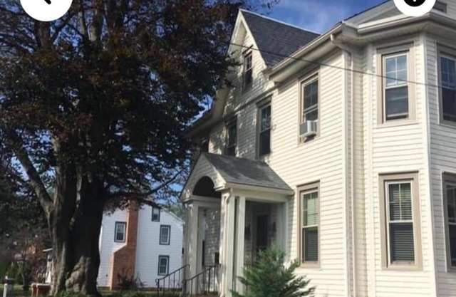 WINTER FEBRUARY SPECIAL!Country charmer in village of Conestoga