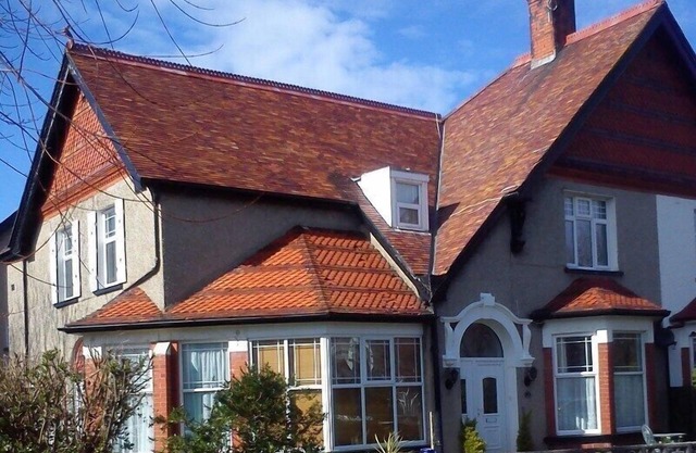 APARTAMENTO EN LA CABAÑA, LLANDUDNO - MUY RENOVADO - NUEVO PARA 2014