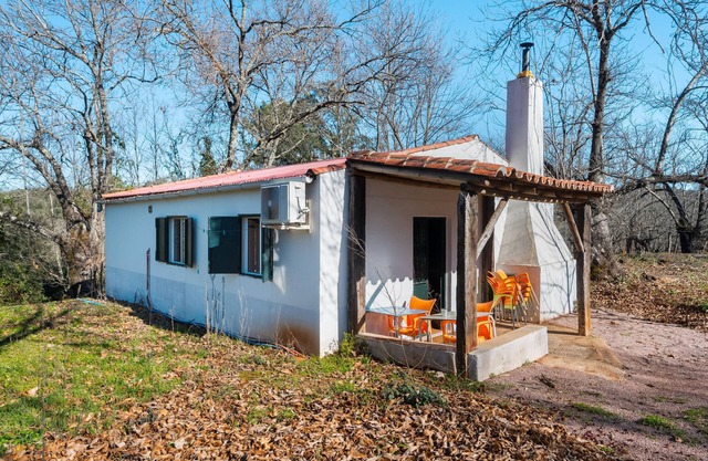 Casa rural 'La Casa Del Taller' con vistas a la montaña, piscina compartida y aire acondicionado