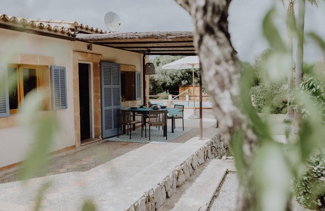 Casa rural 'S'agret' con vistas a la montaña, piscina privada y Wi-Fi