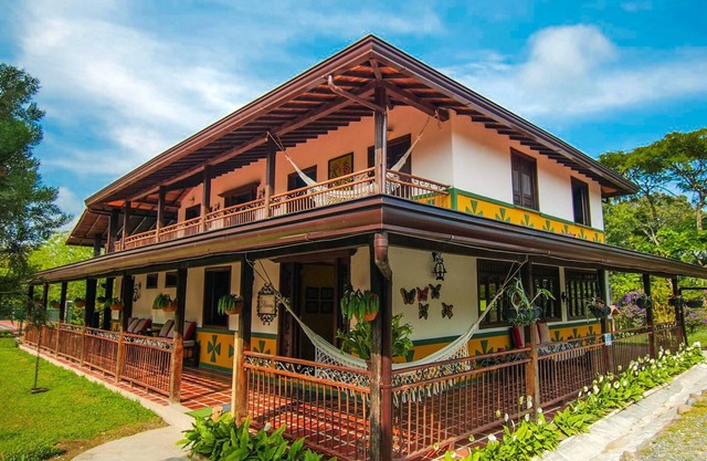 Casa De Campo Con Piscina Y Jacuzzi - A 10 minutos Del Parque Del Cafe Colombia