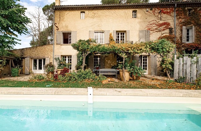 Casa de campo con piscina a los pies del Mont Ventoux, en el corazón de la región vinícola de Vacqueyras.