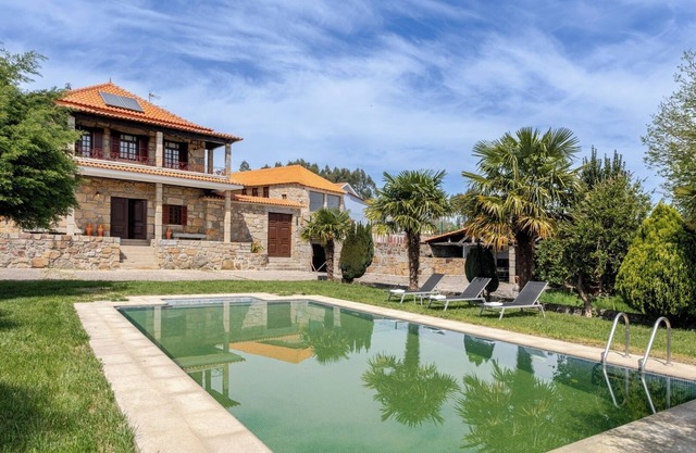 HostWise - Country Villa w/ Pool, Court and Views