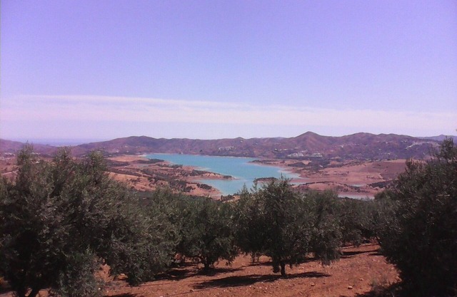 Casa rural, entorno de pueblo con vistas al mar.
