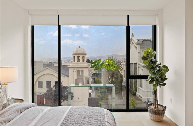 Cozy 2-bedroom apartment in charming San Francisco with WiFi, AC