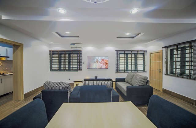 Cozy 2-bedroom apartment in Ikeja with AC, WiFi