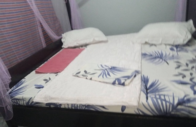 Cozy 2-bedroom family friendly apartment in a secure environment in Jinja City.