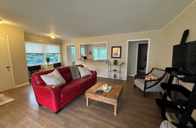 Cozy 2 BR el 1 de Acre Propiedad con caballeriza en las afueras de Boulder