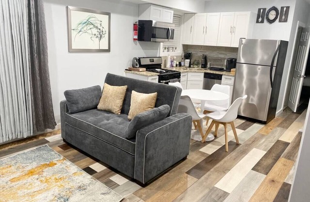 Cozy 2BR / Comfy King Bed |The Loft@Cedar Park