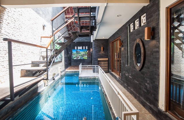 Acogedora villa de 3 dormitorios con piscina en Jimbaran